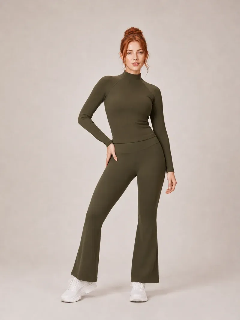 Calca Flare Motion Olive